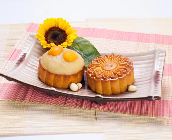 Sự tích bánh Trung thu thú vị các phụ huynh nên kể với bé