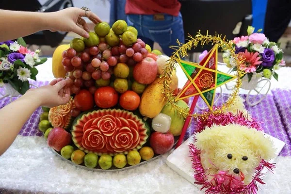 Trang trí trung thu lớp học bằng mâm ngũ quả