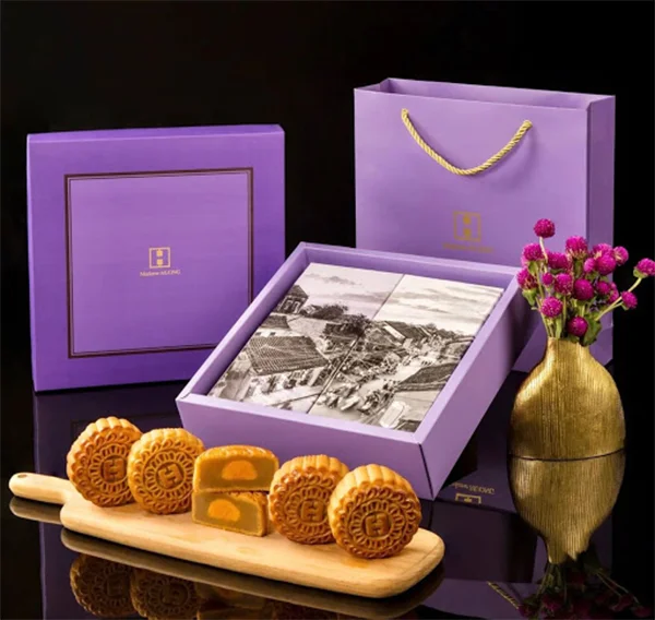 Review chi tiết bánh trung thu Madame Hương: Mẫu mã, hương vị,...