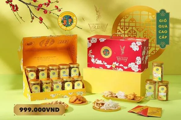 Khám phá chi tiết bộ hộp quà tết Đàm Vĩnh Hưng đang được săn đón trên thị trường