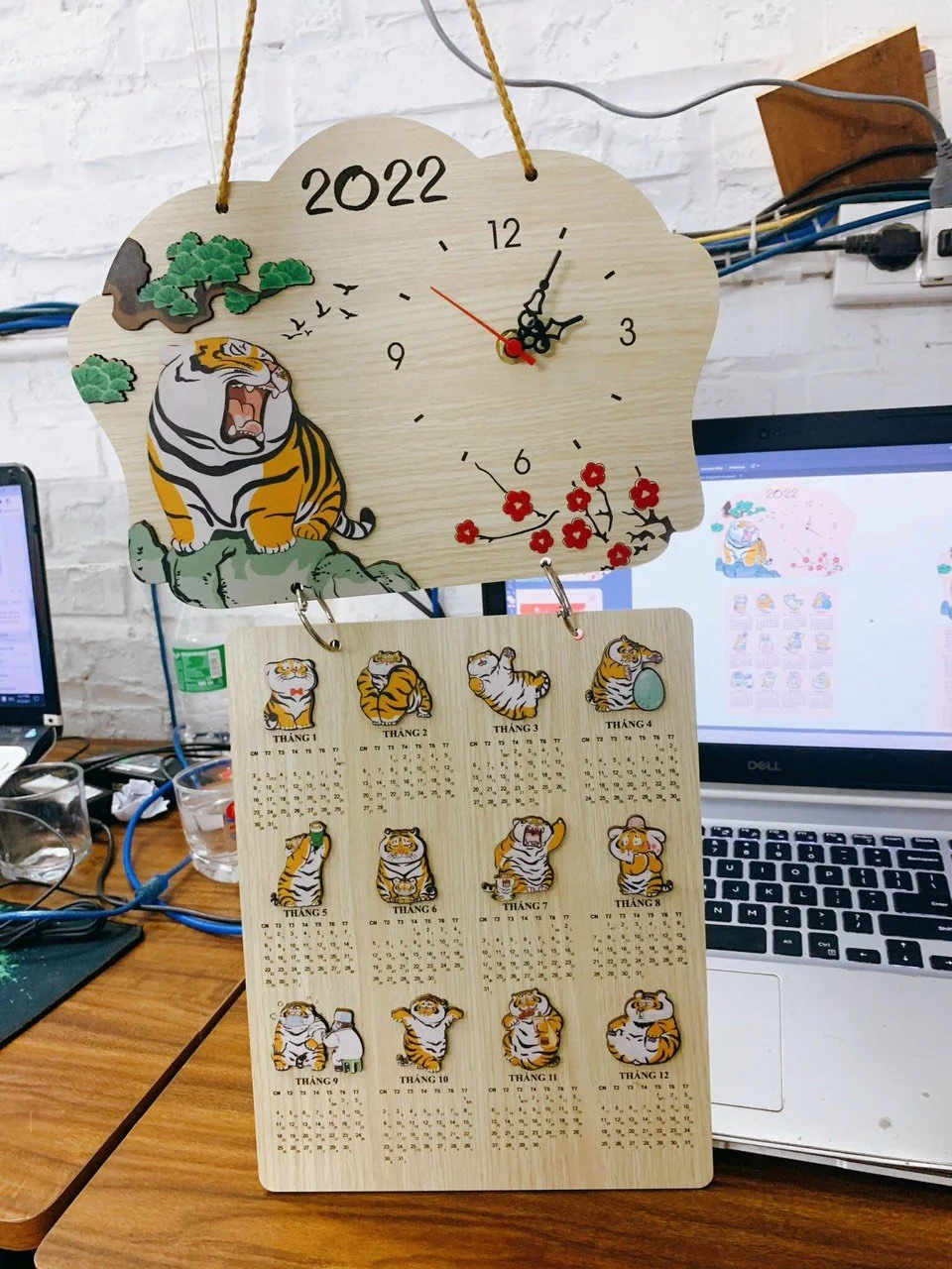 Mẫu lịch gỗ treo tường