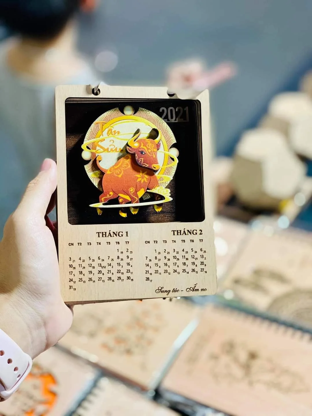 Mẫu lịch gỗ để bàn