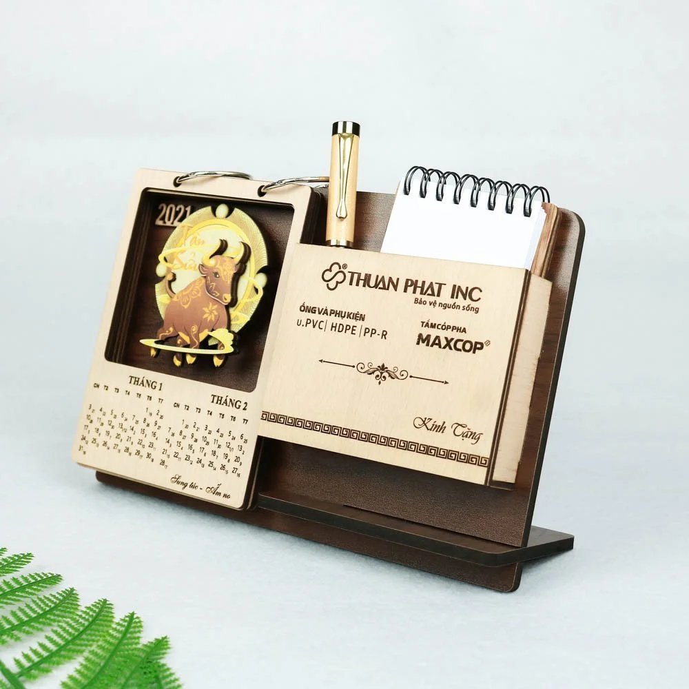 Mẫu lịch gỗ để bàn