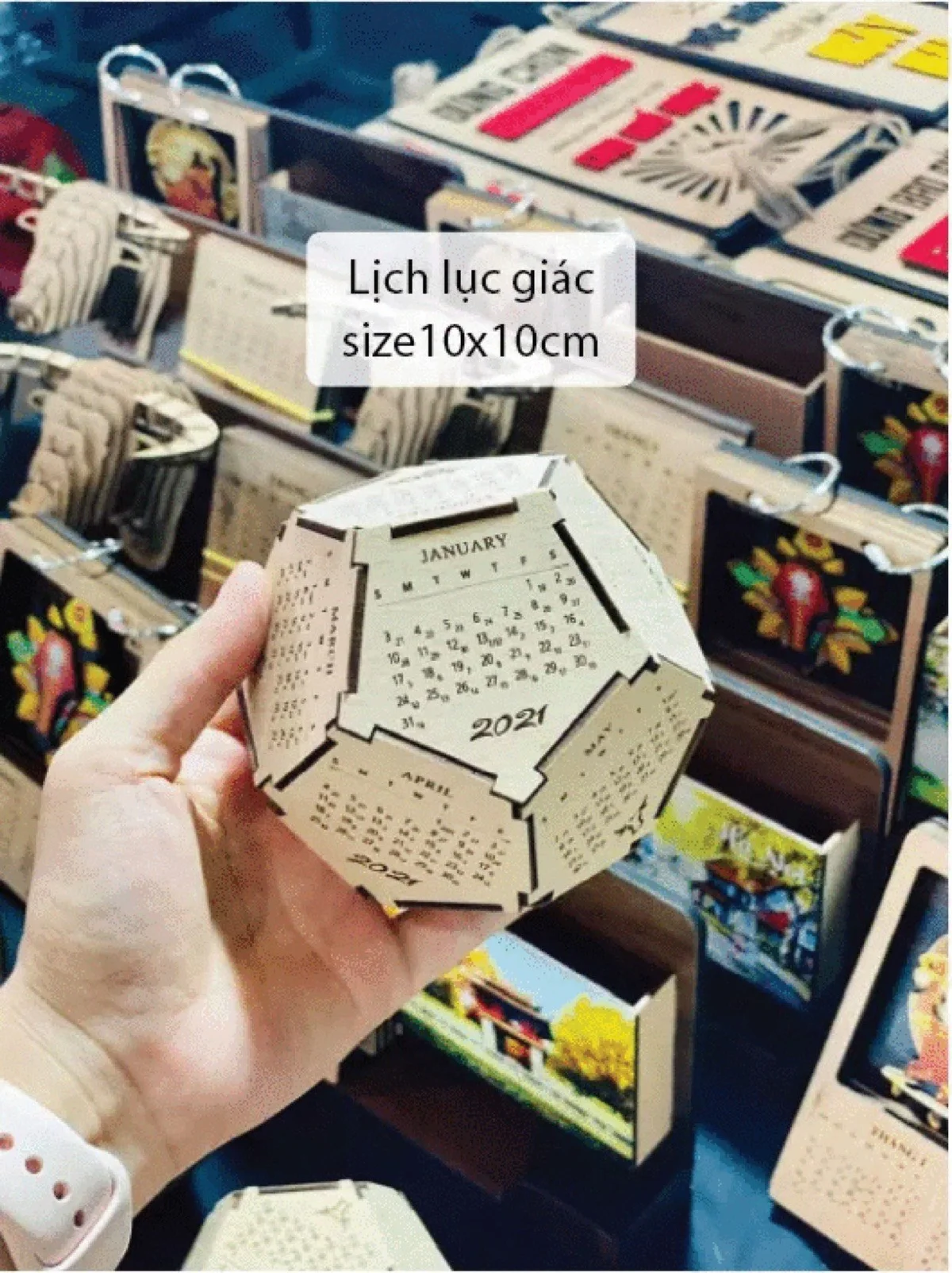 Mẫu lịch gỗ 12 mặt 