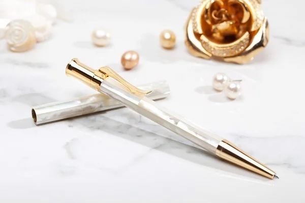 20/11 nên tặng gì cho thầy giáo, cô giáo? Top 10 món quà ý nghĩa nhất