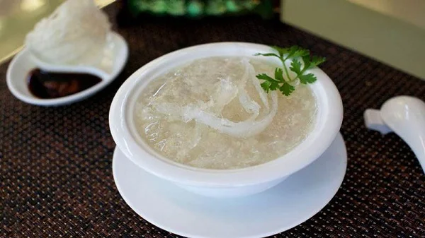 Cháo tổ yến là lựa chọn tuyệt vời cho bữa sáng đầy đủ chất dinh dưỡng