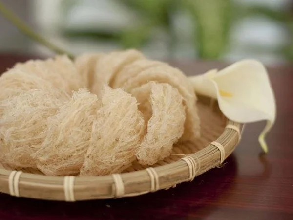 Gia đinh nên lựa chọn đơn vị cung cấp yến sào uy tín để tranh tiền mất tật mang