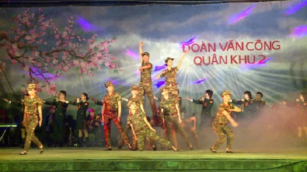 Văn nghệ ngày quân đội nhân dân Việt Nam 
