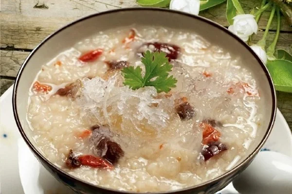 Cháo yến sào hạt sen