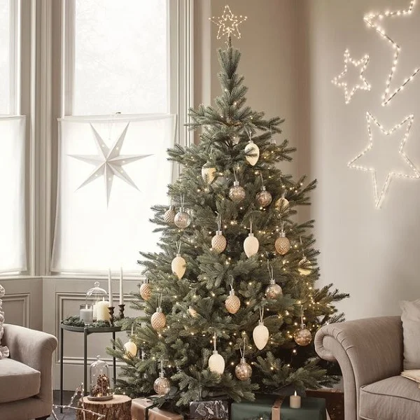 Những mẫu cây thông Noel đẹp