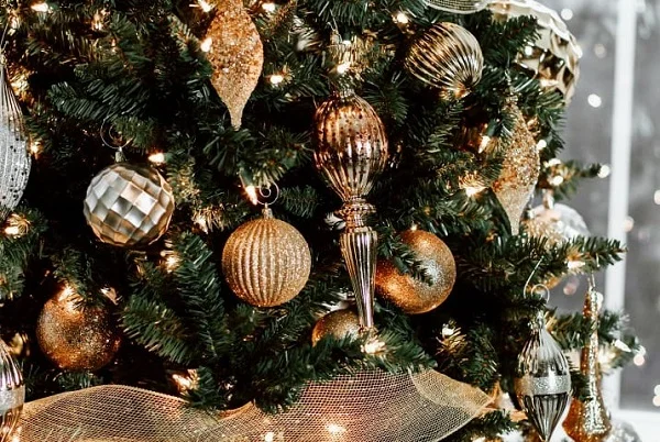 Mẫu cây thông Noel bằng dây kim tuyến
