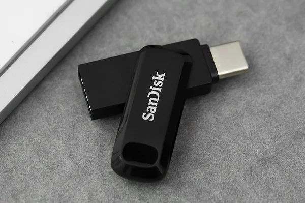 In logo usb
