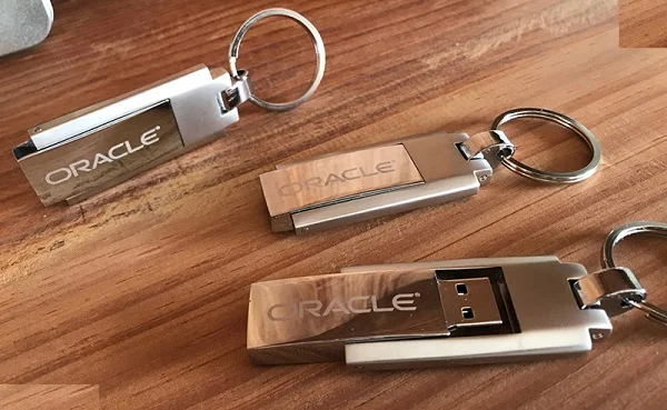Xưởng chuyên in logo lên usb - Cam kết chất lượng