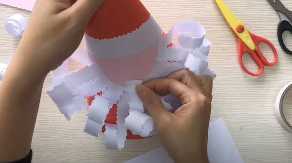 Cách làm nón Giáng sinh bằng giấy