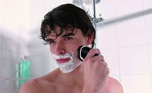 Ngày Valentine nên tặng gì? Máy cạo râu
