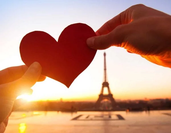 Giải đáp: Valentine đỏ ai tặng quà cho ai? Tại sao phải tặng quà 