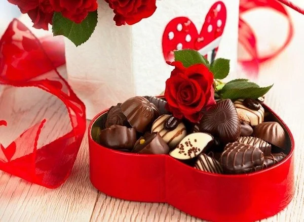 Tặng socola nhân ngày Valentine trắng