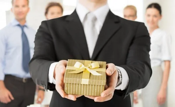 Quà tặng về hưu ý nghĩa
