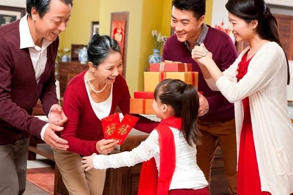 Kinh nghiệm tặng quà tết cho người lớn tuổi ý nghĩa, bảo vệ sức khỏe