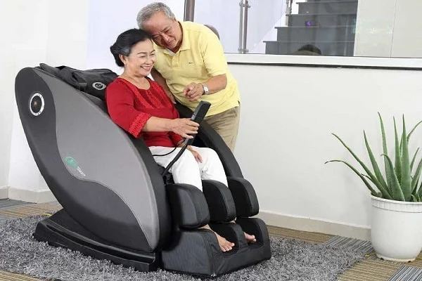 Tặng quà Tết cho người lớn tuổi