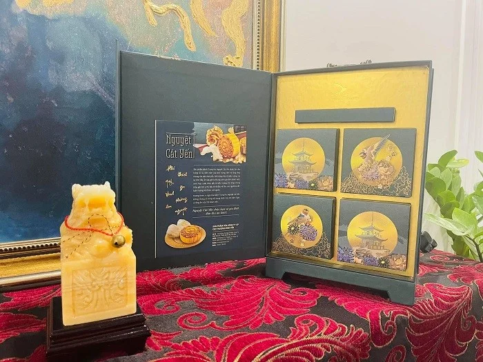 Hộp carton lạnh, kiểu dáng chữ nhật đứng nam châm cạnh, đựng bánh trung thu của thương hiệu Cici Thượng Đỉnh Yến