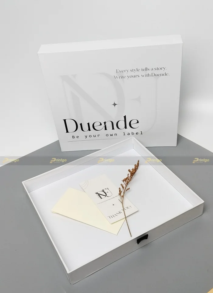 Duende và Printgo: In bộ bao bì sản phẩm quần áo thời trang cao cấp