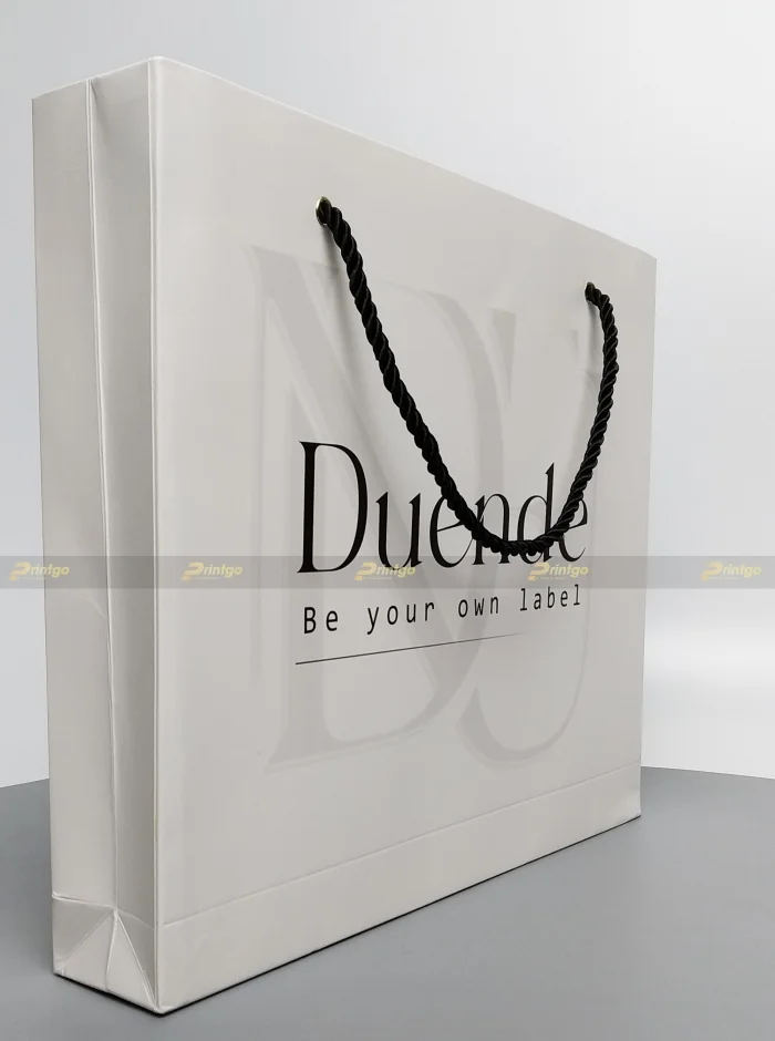 Duende và Printgo: In bộ bao bì sản phẩm quần áo thời trang cao cấp