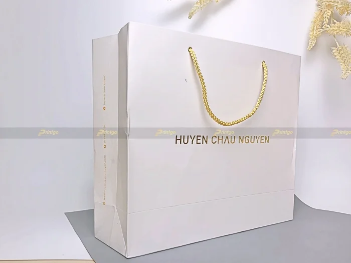 HUYEN CHAU NGUYEN và Printgo: Thiết kế và in hộp đựng quần áo thời trang cao cấp dành cho phái nữ