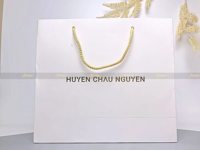 HUYEN CHAU NGUYEN và Printgo: Thiết kế và in hộp đựng quần áo thời trang cao cấp dành cho phái nữ