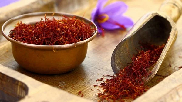 Nhụy hoa nghệ tây có tốt không? Những lưu ý khi sử dụng sản phẩm