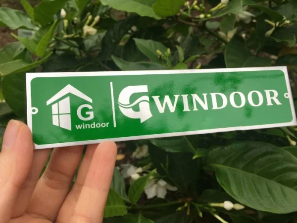 Tem nhôm in là gì? Ưu điểm nổi bật của loại tem này