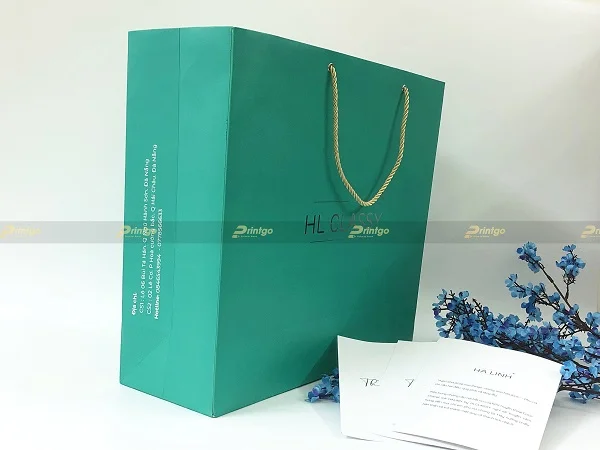 Ha Linh và Printgo: Thiết kế và in hộp đựng quần áo thời trang cao cấp
