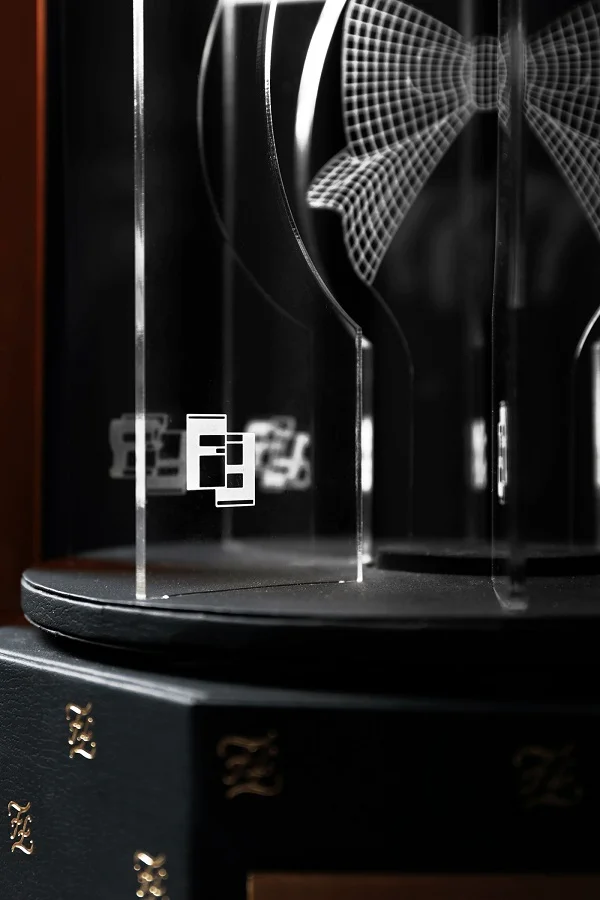 Chiêm ngưỡng vẻ đẹp đẳng cấp của hộp bánh trung thu thương hiệu Fendi