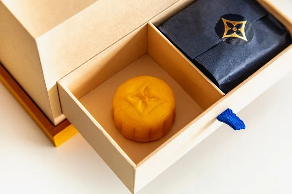Unbox ngay hộp bánh trung thu xa xỉ của thương hiệu Louis Vuitton