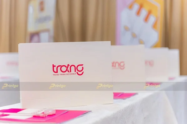 Trang Trang December và Printgo: In bộ sản phẩm cao cấp chúc mừng Hội thảo da liễu thẩm mỹ