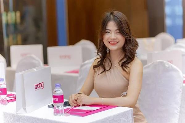 Trang Trang December và Printgo: In bộ sản phẩm cao cấp chúc mừng Hội thảo da liễu thẩm mỹ
