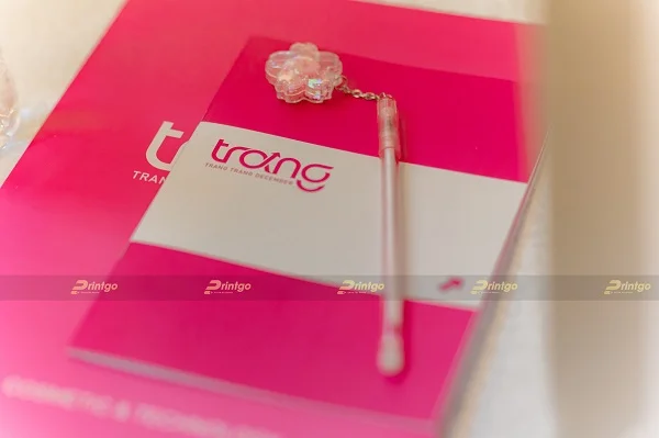 Trang Trang December và Printgo: In bộ sản phẩm cao cấp chúc mừng Hội thảo da liễu thẩm mỹ