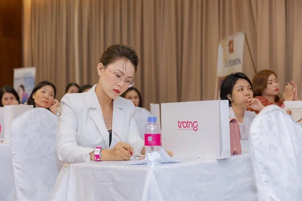 Những vật phẩm in ấn cần thiết tham dự hội nghị, hội chợ triển lãm