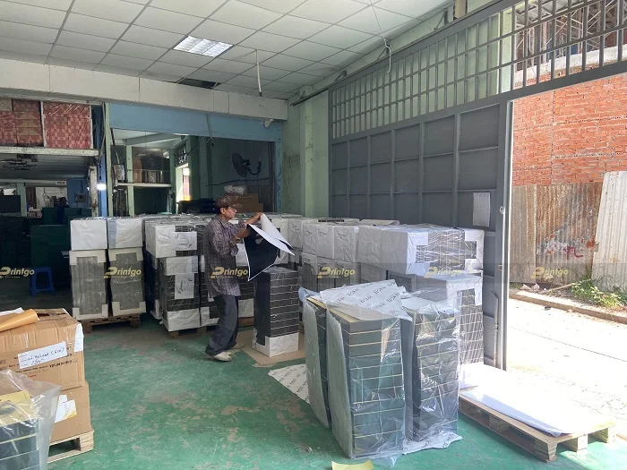 Hình ảnh xưởng sản xuất và gia công chuyên hộp cứng tại TP HCM của Printgo