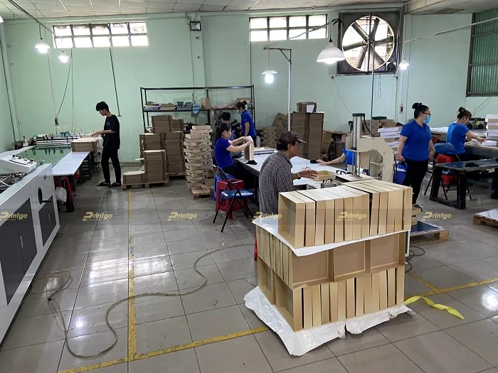 Hình ảnh xưởng sản xuất và gia công chuyên hộp cứng tại TP HCM của Printgo