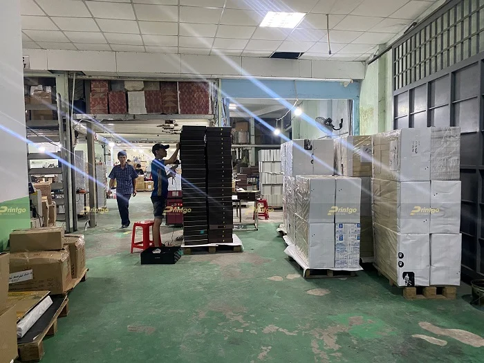 Hình ảnh xưởng sản xuất và gia công chuyên hộp cứng tại TP HCM của Printgo