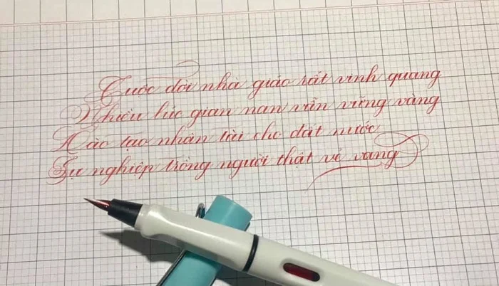 Lựa chọn bút máy cho nét chữ mềm mại để viết thiệp mừng cô giáo