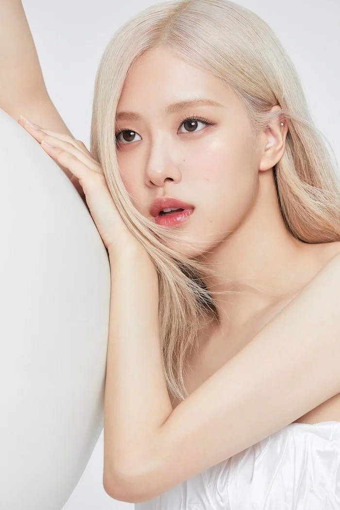 Vẻ đẹp say đắm lòng người của Rose Blackpink