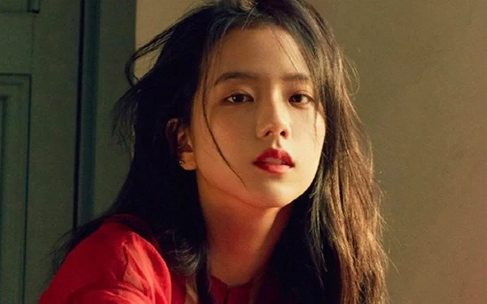 Jisoo mang vẻ đẹp thuần khiết