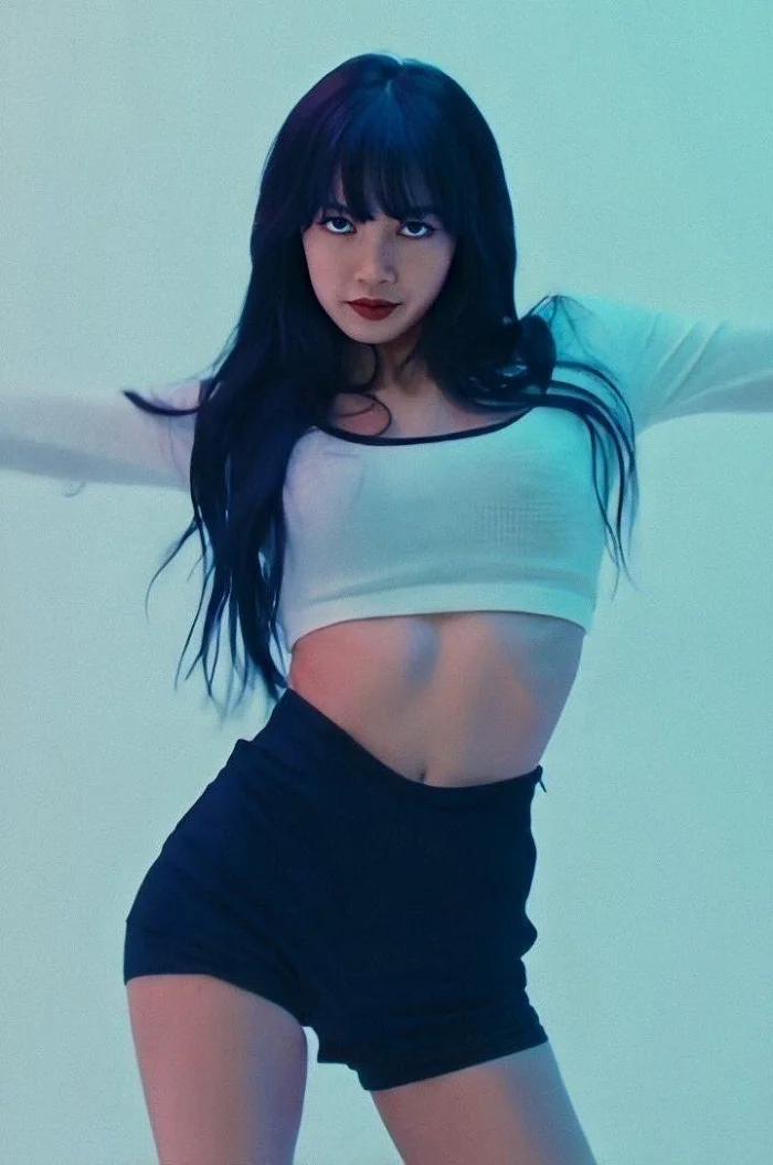 Ảnh fan dìm Lisa nhưng cô nàng vẫn vô cùng xinh đẹp