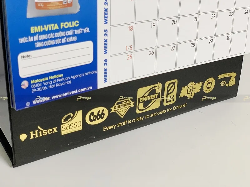 Ép kim chi tiết phần đế lịch