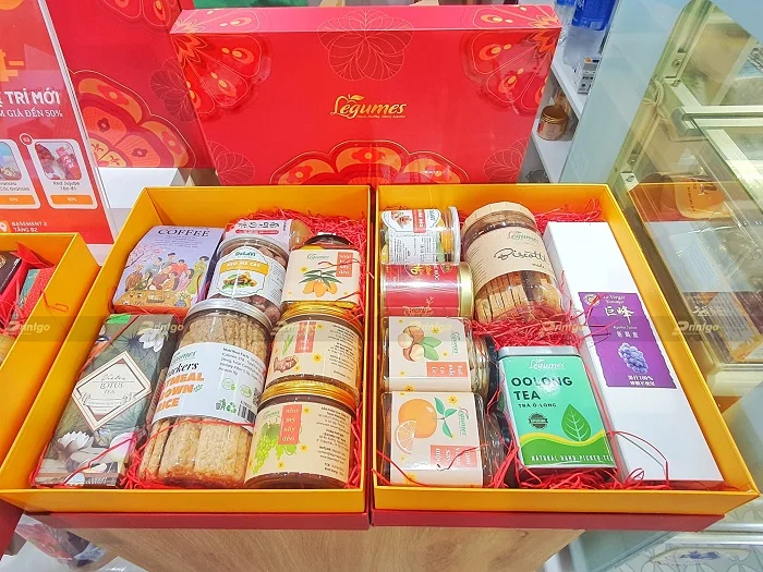 Hộp quà được bày bán trên kệ hàng tại Legumes