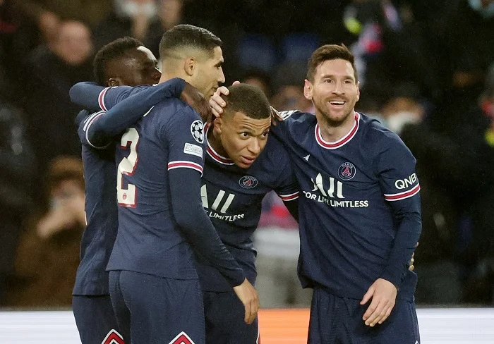 Ảnh Mbappe cùng đồng đội thi đấu