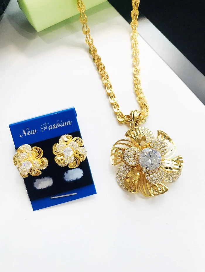 Tham khảo mẫu vòng cổ, hoa tai vàng 20-11
