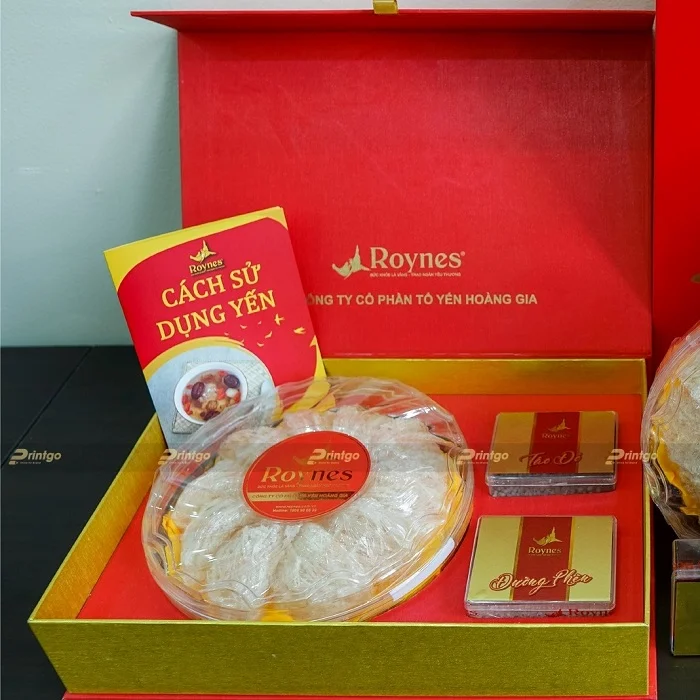 Sản phẩm đựng bên trong hộp yến sào Roynes